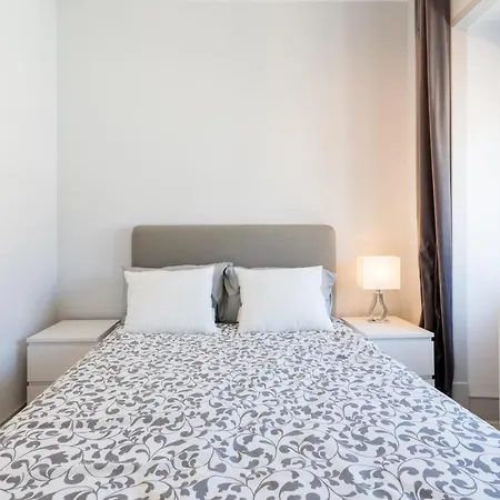 Apartman Flh Alameda Spacious